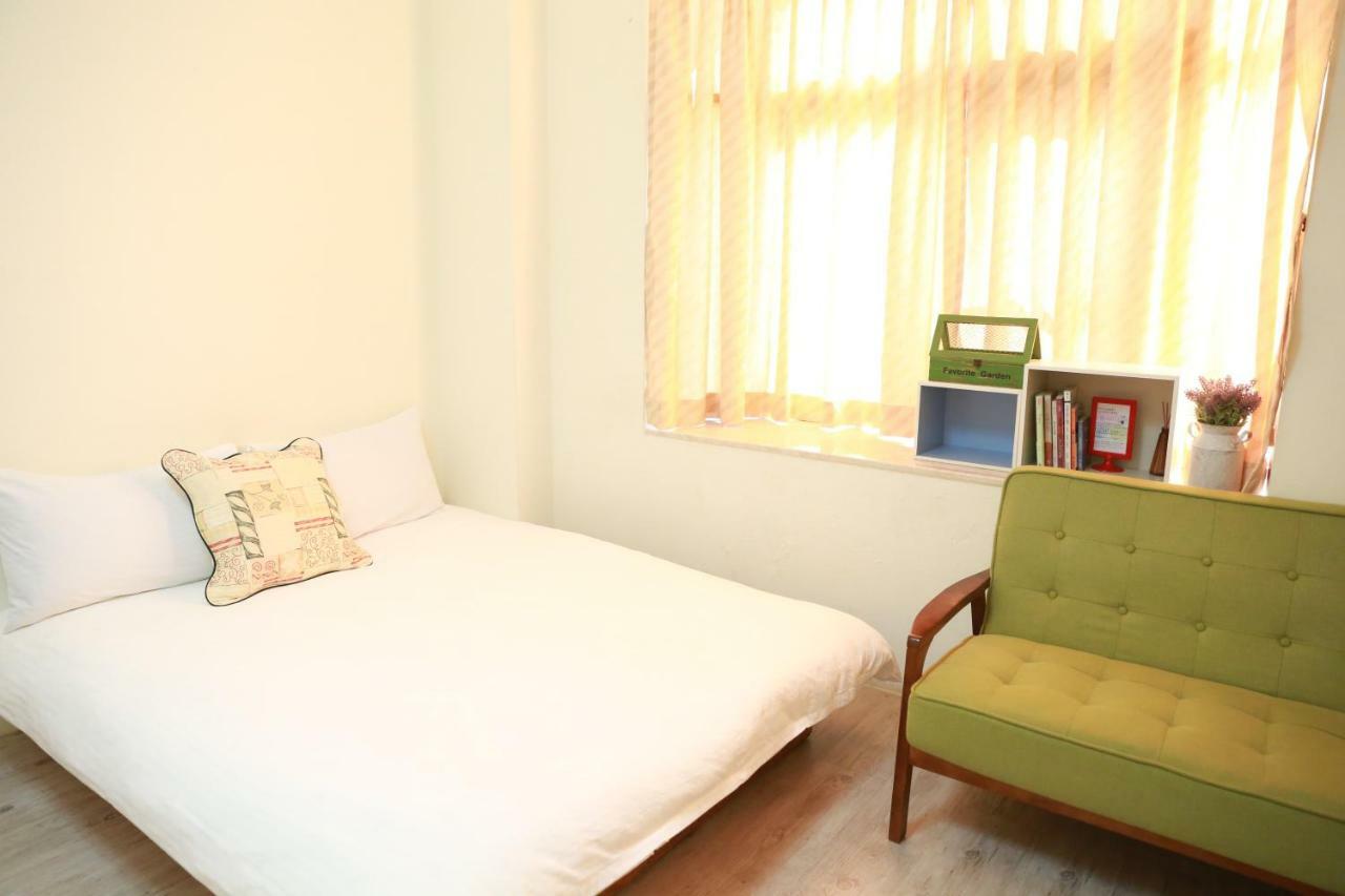 Flower Lane 650 Appartement Tainan Buitenkant foto