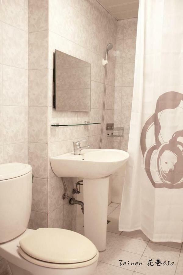 Flower Lane 650 Appartement Tainan Buitenkant foto