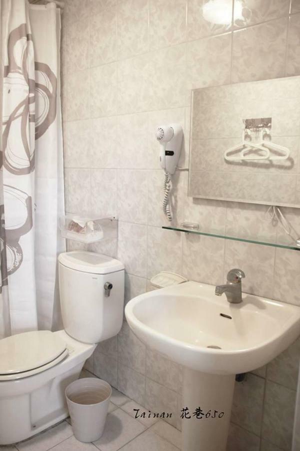Flower Lane 650 Appartement Tainan Buitenkant foto